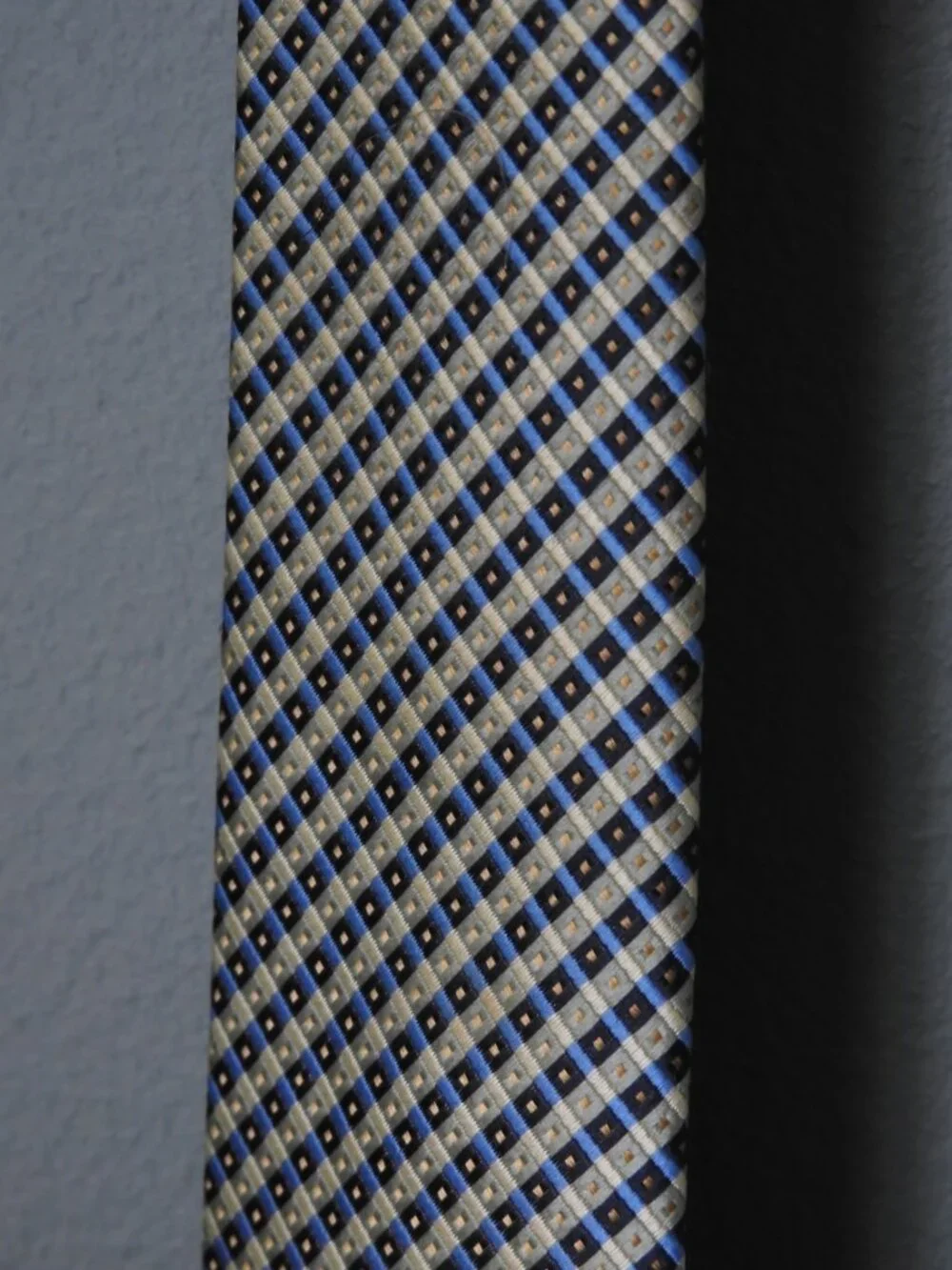 3/$15 Colours by Alexander Julian Blue and Silver Design Men's Business Tie